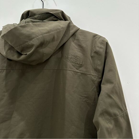 The North Face Westoak City Olive Green Trench Jacket. - Picture 8 of 8